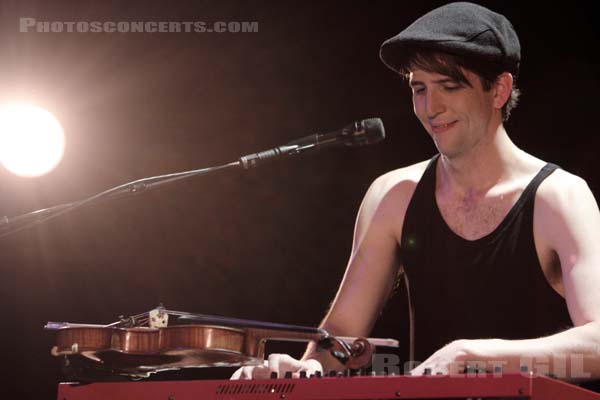 OWEN PALLETT - 2011-02-22 - PARIS - Cafe de la Danse - 